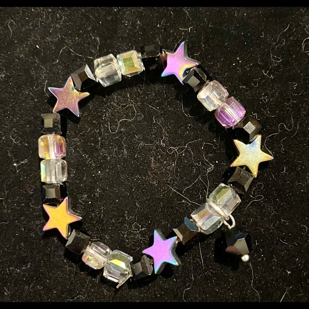 Handmade Bracelet w Stars Beads & Multifaceted Crystal Beads in Black & Clear